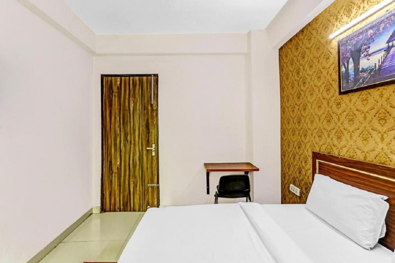Hotel Noida Continental At Noida City Center Экстерьер фото